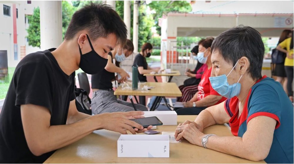 Coconut Smartphones a Lifeline for Seniors